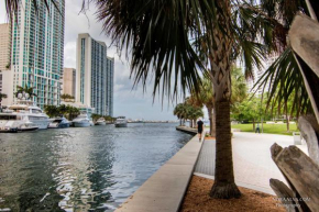  LUXURY 5-STAR CONDO @47TH floor in Icon Brickell !  Запад Майами